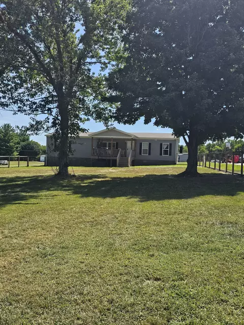 1824 Austin Rd, Lafayette, TN 37083