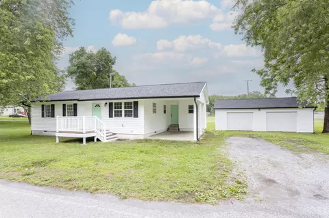 590 Pikeville Ave, Graysville, TN 37338
