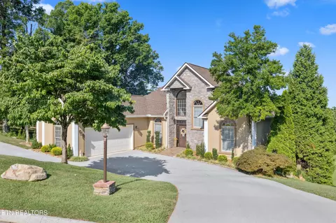 427 Harbor Town Dr, Maryville, TN 37801
