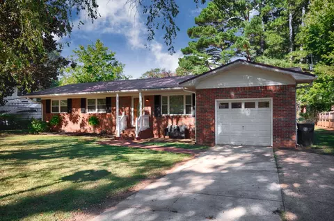 612 Hereford Dr, Athens, AL 35611