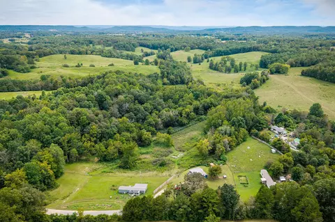 View/Area - 1977 Pollard Rd, Walling, TN 38587 photo 4 of 11