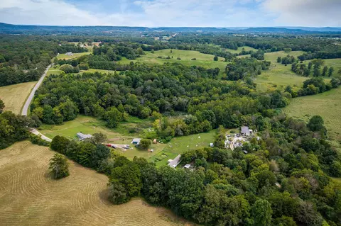 View/Area - 1977 Pollard Rd, Walling, TN 38587 photo 5 of 11