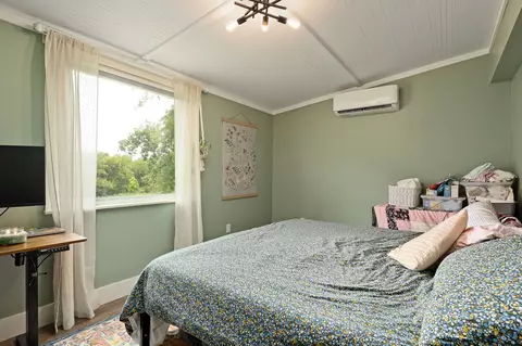 Bedroom - 1977 Pollard Rd, Walling, TN 38587 photo 3 of 4
