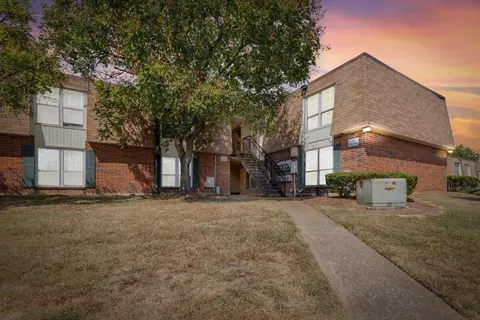 900 Mountain Creek Rd #208, Chattanooga, TN 37405