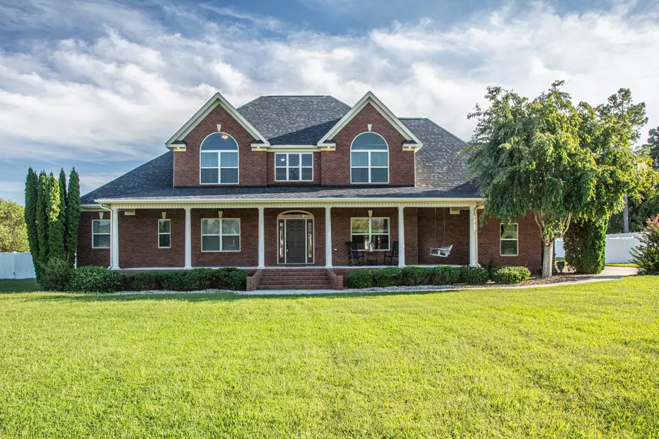 Exterior - 18 Saddletree Dr, Fayetteville, TN 37334 photo 1 of 8