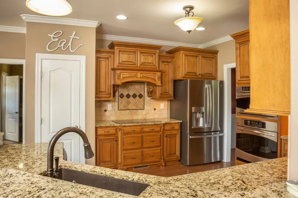 Kitchen - 18 Saddletree Dr, Fayetteville, TN 37334 photo 1 of 3
