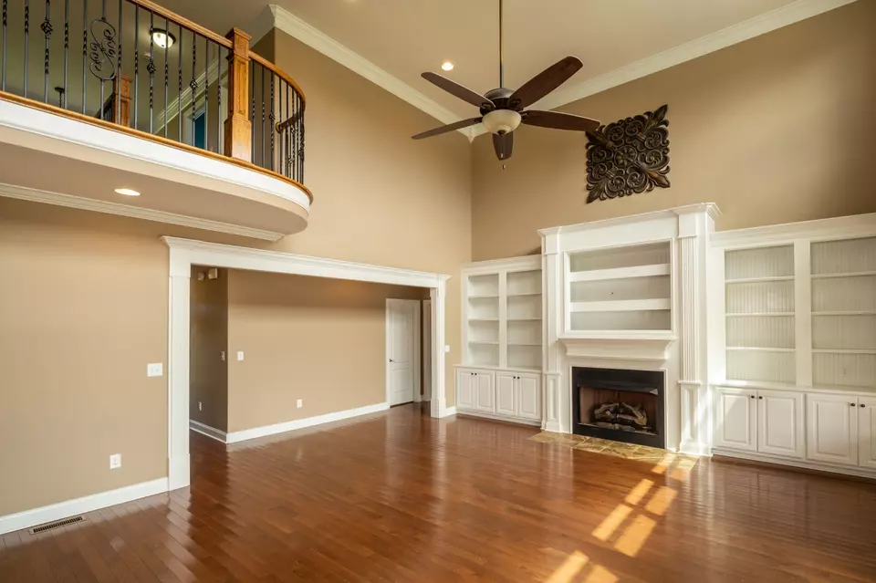 Living - 18 Saddletree Dr, Fayetteville, TN 37334 photo 1 of 3