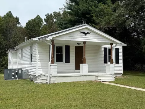 236 Emmett Stone Ln, Normandy, TN 37360