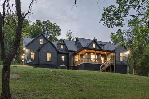 2320 Stephens Rd, Columbia, TN 38401