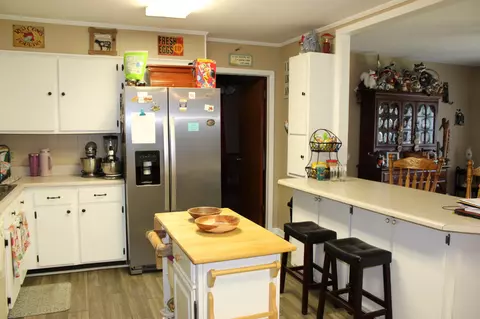 Kitchen - 1200 Fall River Rd, Goodspring, TN 38460 photo 4 of 5
