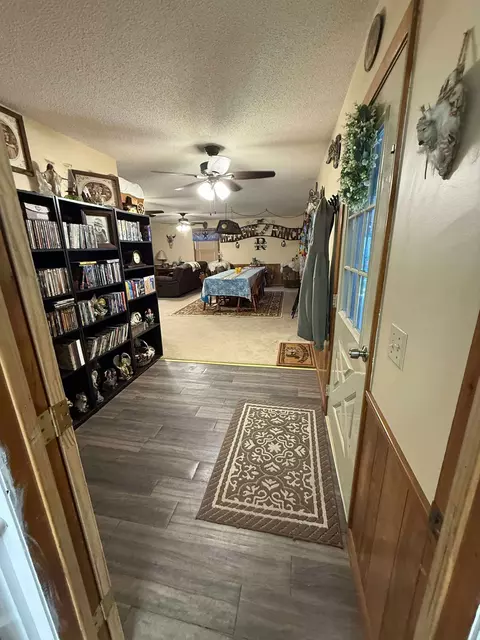 Entry Way - 1200 Fall River Rd, Goodspring, TN 38460 photo 2 of 2