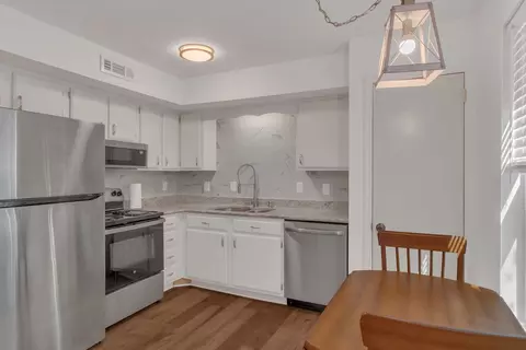 190 Edgewood Dr, Hendersonville, TN 37075