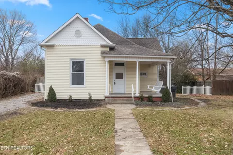 112 E Inskip Dr, Knoxville, TN 37912