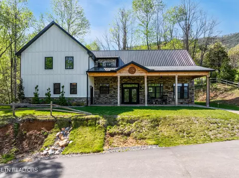 1580 Pinnacles Way, Newport, TN 37821