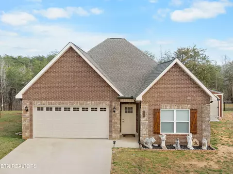 860 Pinebrooke Dr, Maryville, TN 37801