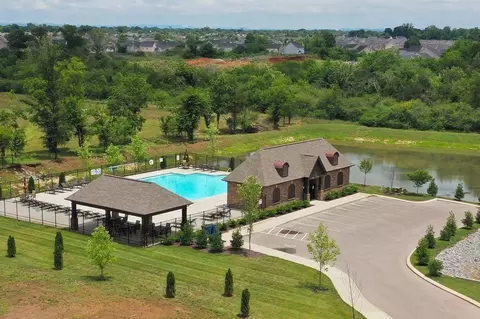 1802 Oak Dr, Murfreesboro, TN 37128