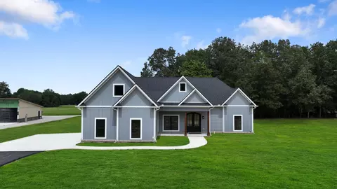 887 Ovoca Lake Rd, Tullahoma, TN 37388