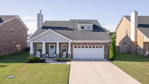 1009 Selous Dr, Murfreesboro, TN 37128