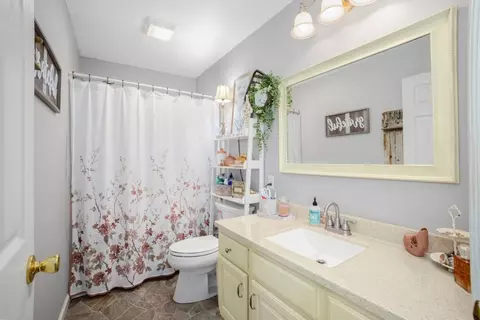 Bath - 52 Cherry Ln, Morrison, TN 37357 photo 6 of 6