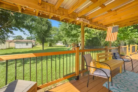 Exterior - 52 Cherry Ln, Morrison, TN 37357 photo 6 of 9