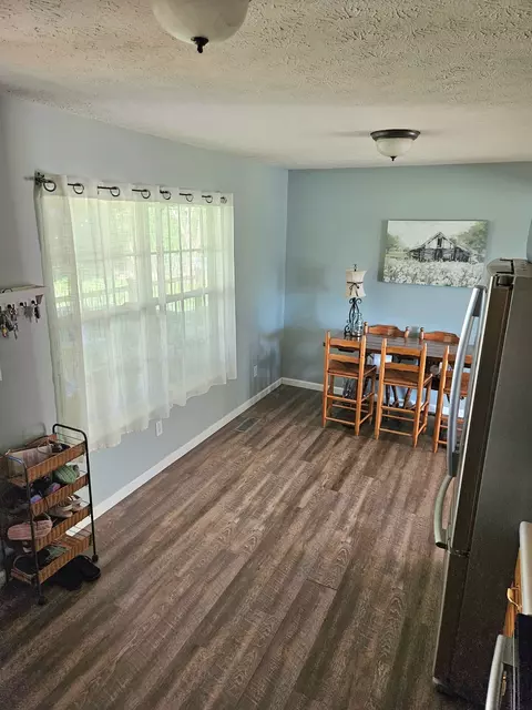 Dining - 52 Cherry Ln, Morrison, TN 37357 photo 3 of 3