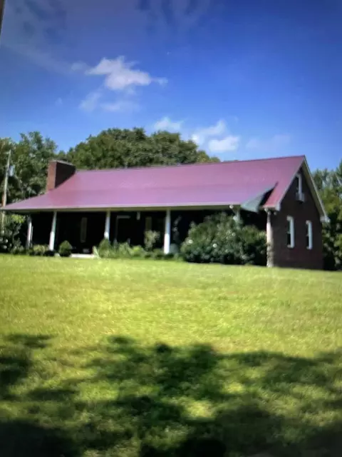 1061 Three Island Ford Rd, Charlotte, TN 37036