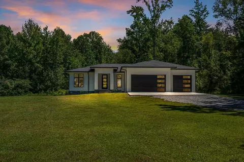 220 S Woods Rd, Mcminnville, TN 37110