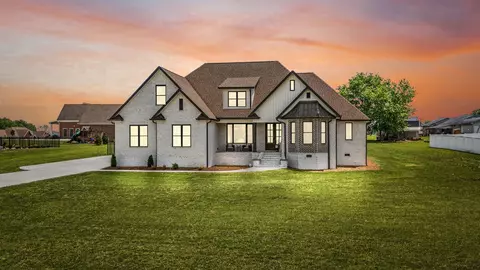 74 Holt Ln, Tullahoma, TN 37388