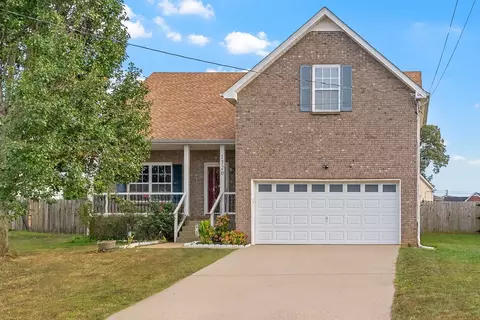 1320 Sunfield Dr, Clarksville, TN 37042
