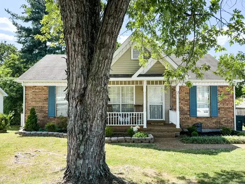 5808 Labrador Ln, Antioch, TN 37013