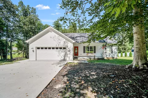 21 Huntington Dr N, Winchester, TN 37398