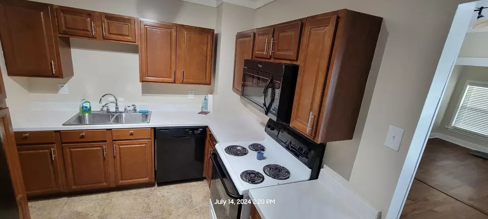 Kitchen - 816 Indian Ave, Rossville, GA 30741 photo 2 of 2