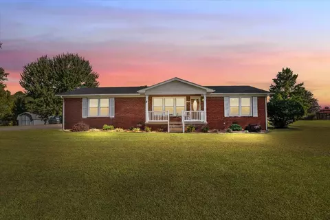 126 Mike St, Mcewen, TN 37101