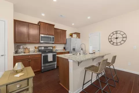 Kitchen - 4010 Cannonsgate Ln, Murfreesboro, TN 37128 photo 2 of 3