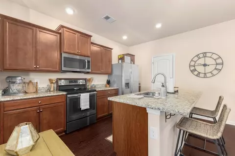 Kitchen - 4010 Cannonsgate Ln, Murfreesboro, TN 37128 photo 3 of 3