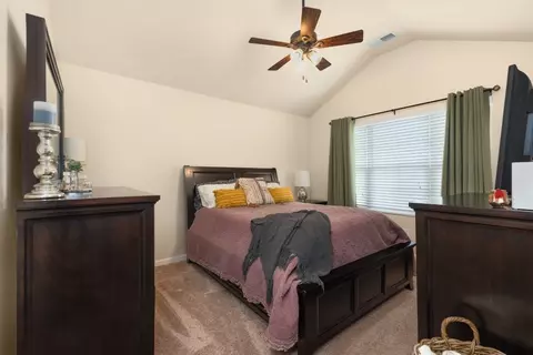 Bedroom - 4010 Cannonsgate Ln, Murfreesboro, TN 37128 photo 2 of 2