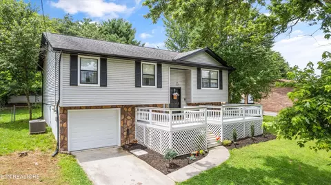 3123 Valemont Dr, Maryville, TN 37803