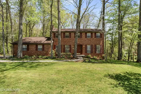 122 Newport Dr, Oak Ridge, TN 37830