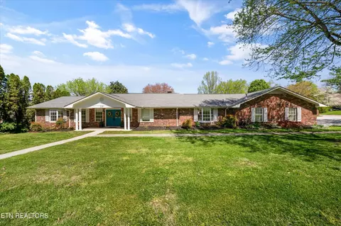 230 Briarcliff Ave, Oak Ridge, TN 37830