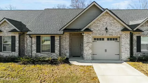 5909 Knox Hill Way, Knoxville, TN 37912