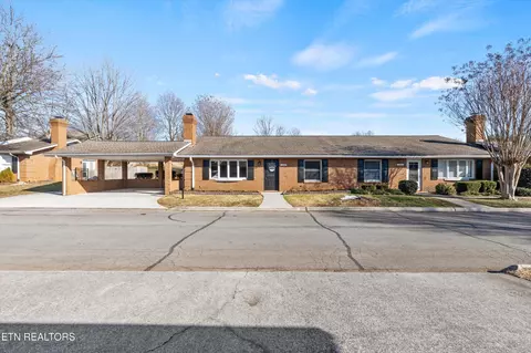 1508 Berwyn Dr, Maryville, TN 37803