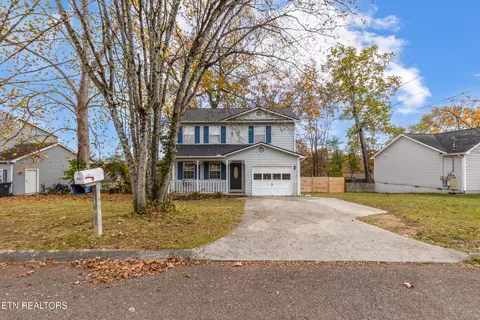 6004 Autumn Oaks Ln, Knoxville, TN 37921