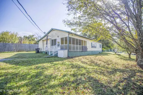 408 Quince Robinson Ln, Greenback, TN 37742