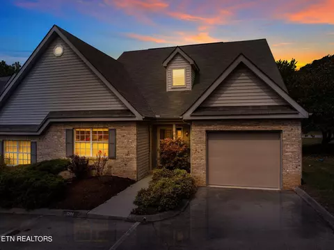 5201 Vanardo Way, Knoxville, TN 37912