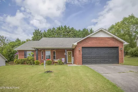 1114 Willow Creek Cir, Maryville, TN 37804