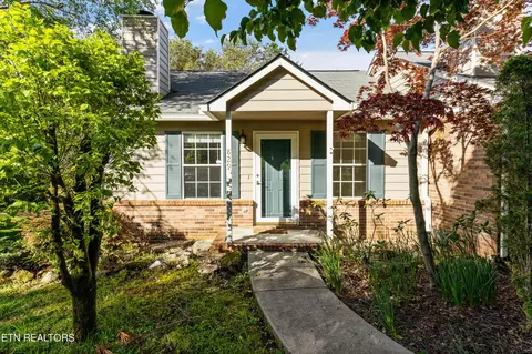 829 Olde Pioneer Tr, Knoxville, TN 37923