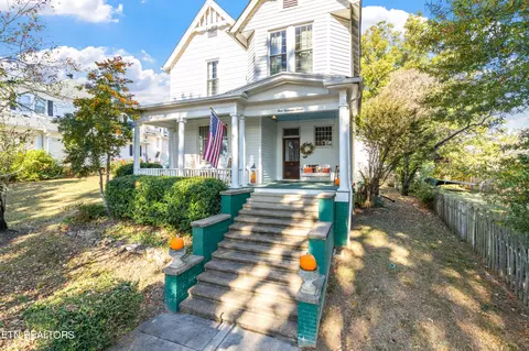 407 E 2nd Ave, Lenoir City, TN 37771