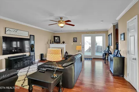 2011 Farmstead Ln, Powell, TN 37849 photo 5