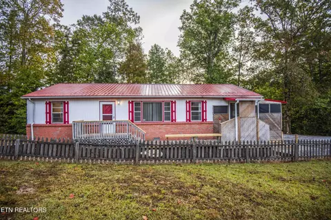 110 Moccasin Hollow Ln, Clinton, TN 37716