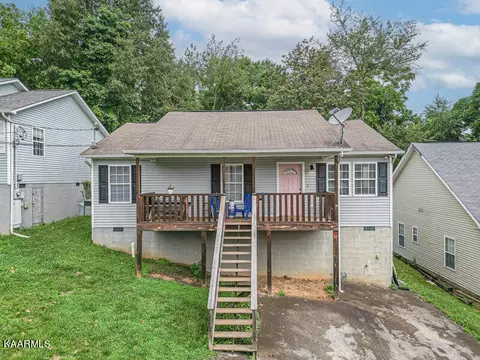 2139 Bernhurst Dr, Knoxville, TN 37918